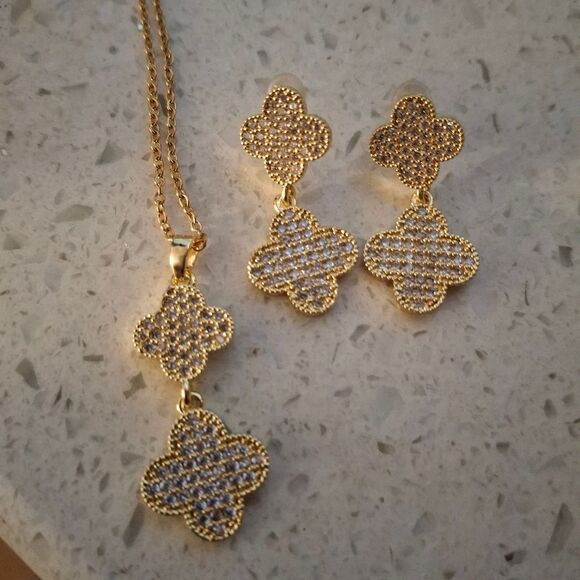 Diamond Gold Clover Necklace + Earrings Set - Picture 2 of 5